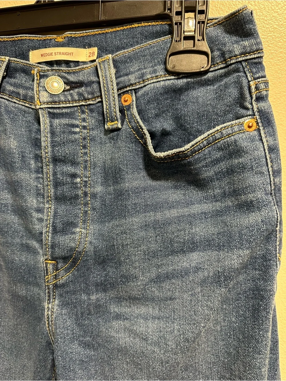 Women’s Levi's Wedgie Straight Jeans - Size 28